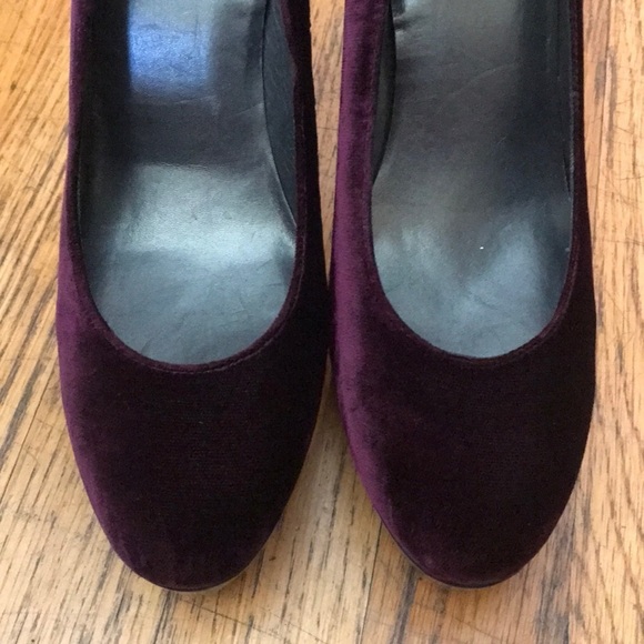 Stuart weitzman / maroon velvet high heels - Picture 3 of 6
